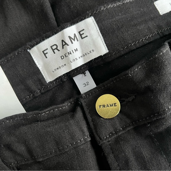 FRAME Le High Flare
in Film Noir - Picture 14 of 16